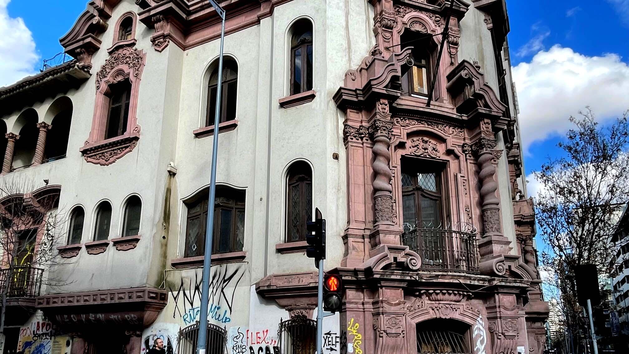 Diputado Mauro González propone cárcel efectiva por rayados en bienes públicos y patrimoniales