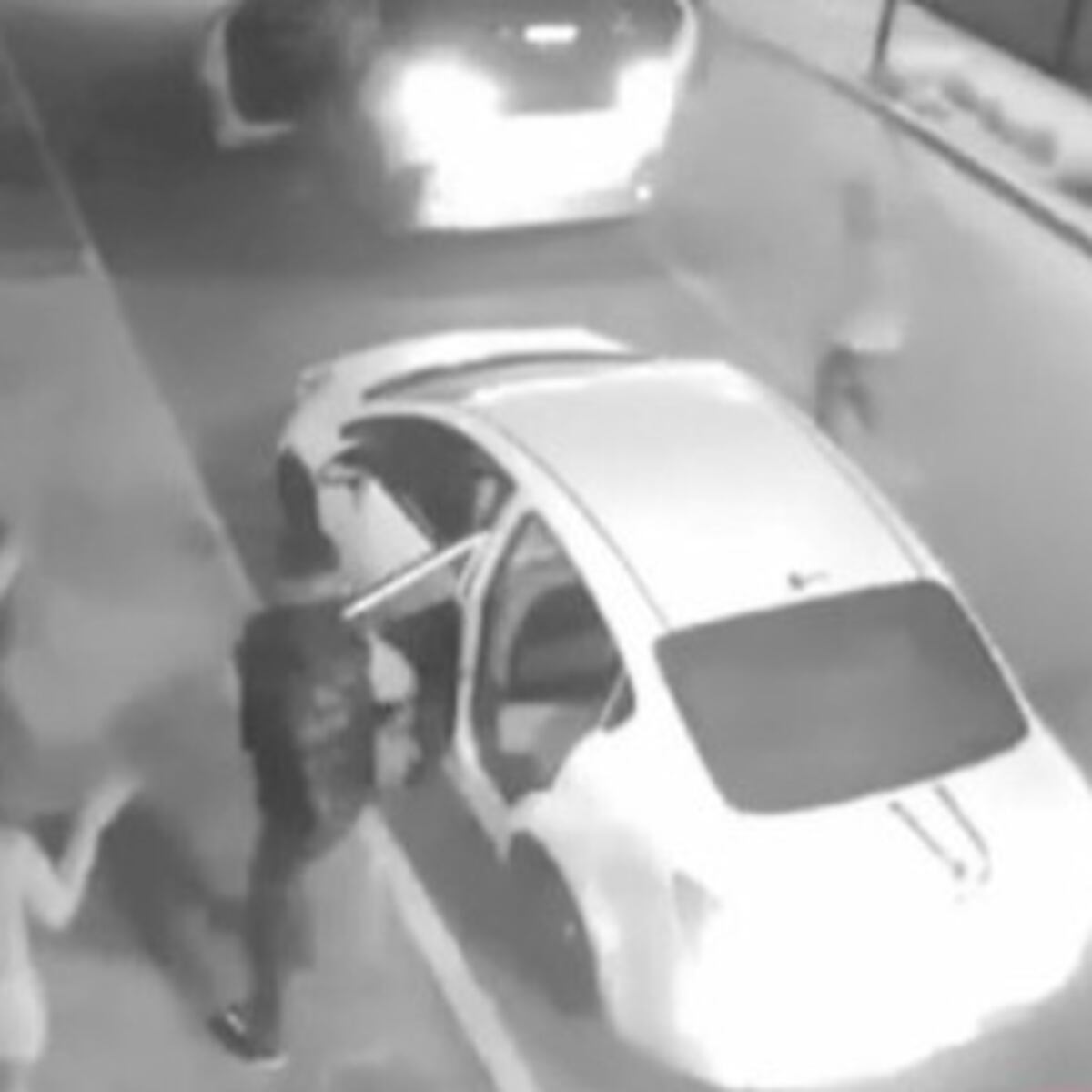 Madre con guagua de tres meses golpeada en portonazo en Quinta Normal Madre con guagua de tres meses golpeada en portonazo en Quinta Normal