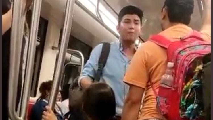PELEA EN EL METRO