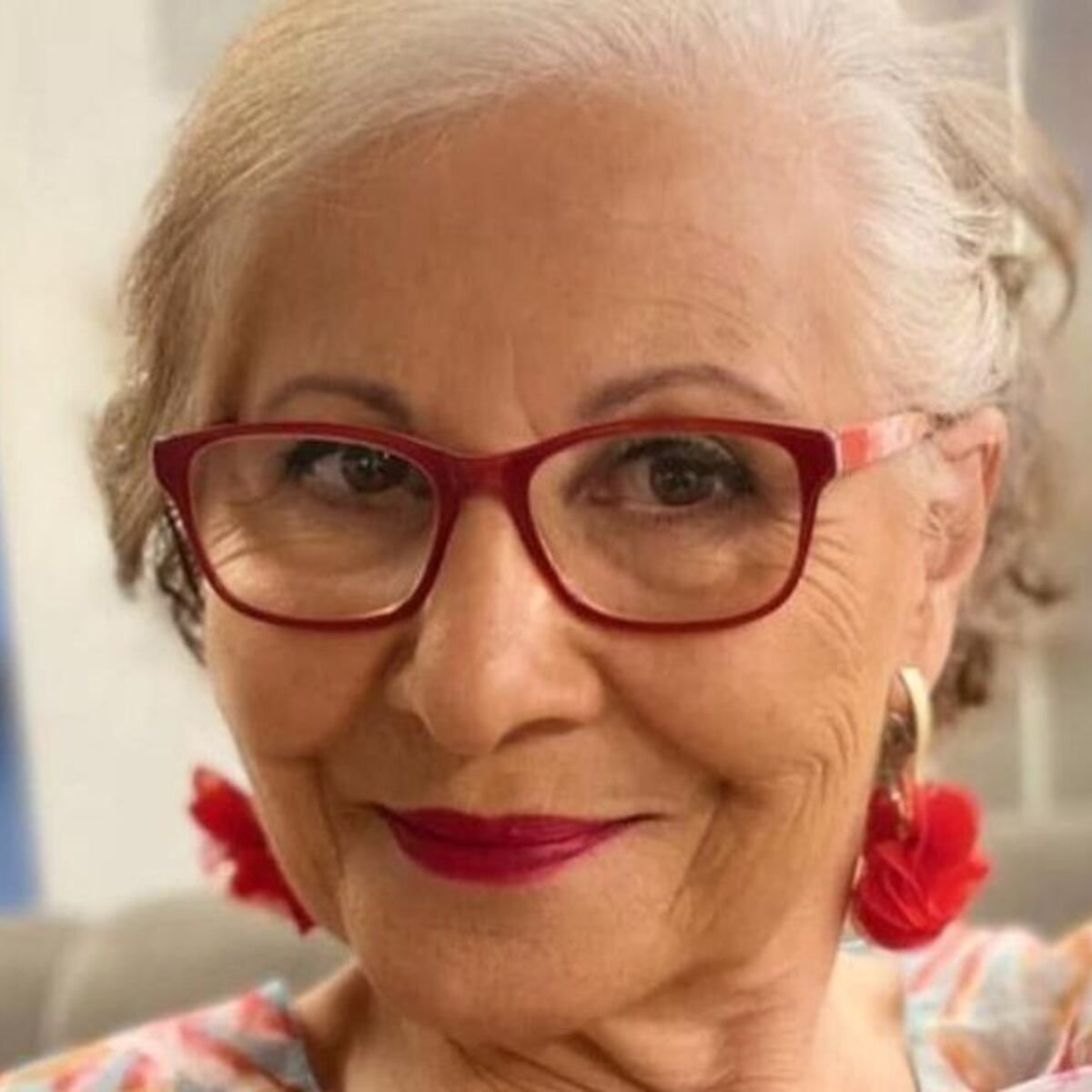 Teresita Reyes supera cirugía y enfrenta cáncer con optimismo Teresita Reyes supera cirugía y enfrenta cáncer con optimismo