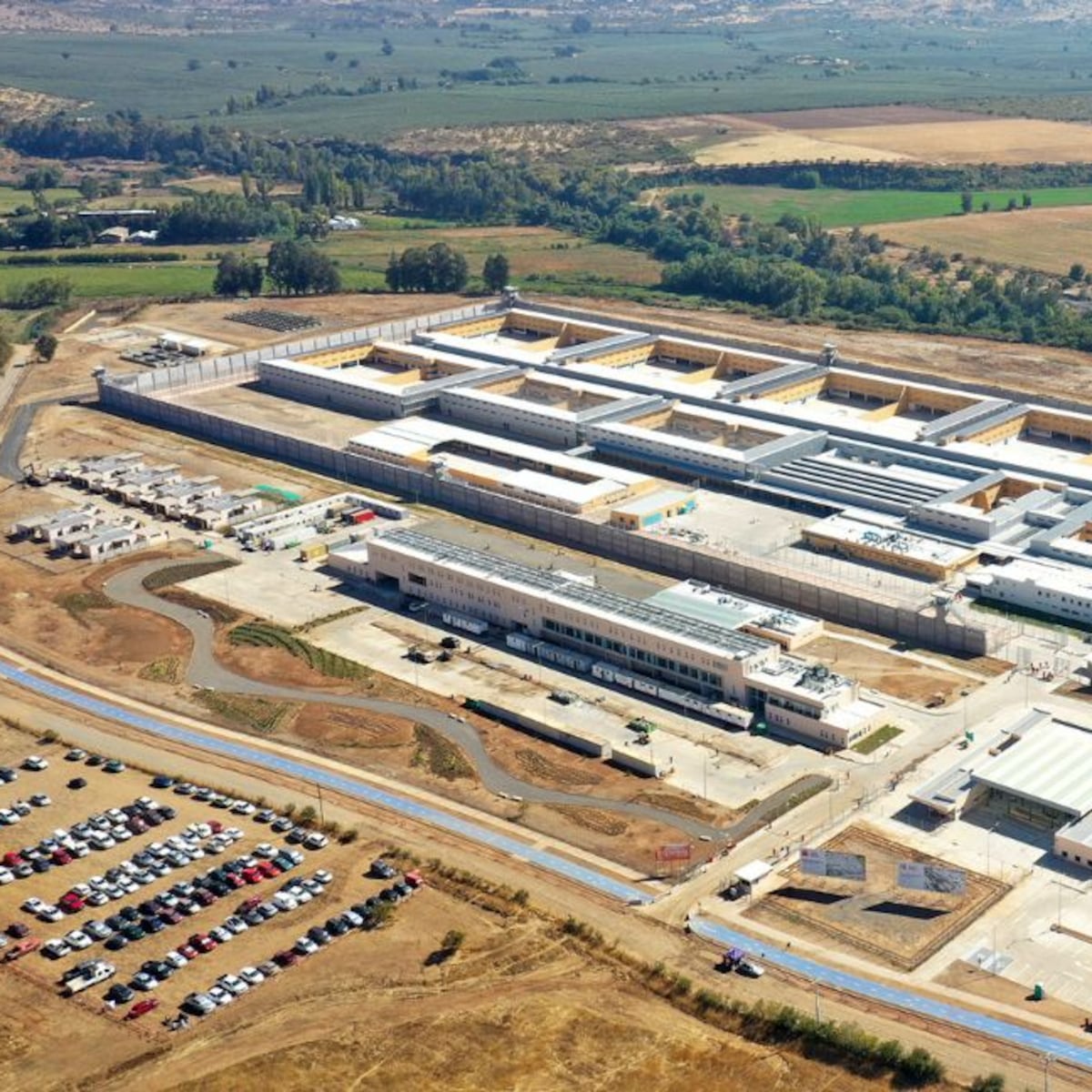 Presidente Boric inaugura cárcel de 60 mil m2 en Talca Presidente Boric inaugura cárcel de 60 mil m2 en Talca