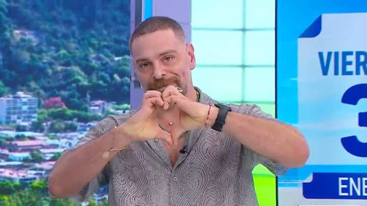 El animador de "Mucho Gusto" se disculpó en pantalla de Arturo Vidal, por acusarlo falsamente de haber usado fuegos artificiales durante los recientes festejos de Año Nuevo.