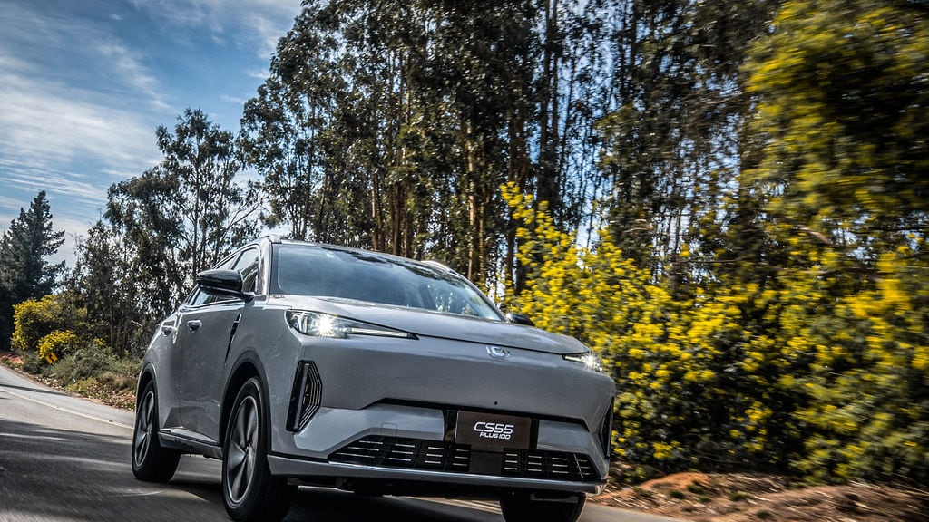 Changan entra al mundo de las bajas emisiones en Chile