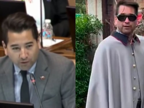 “Puedo venir vestido de Barney”: Olivares responde a críticas por uso de capa similar a la de Pinochet