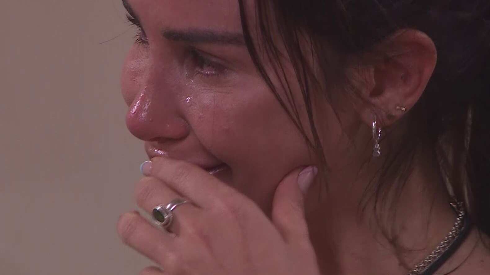 La figura televisiva no aguantó las lágrimas durante una actividad realizada por la rumpóloga colombiana, Vivian Arango.