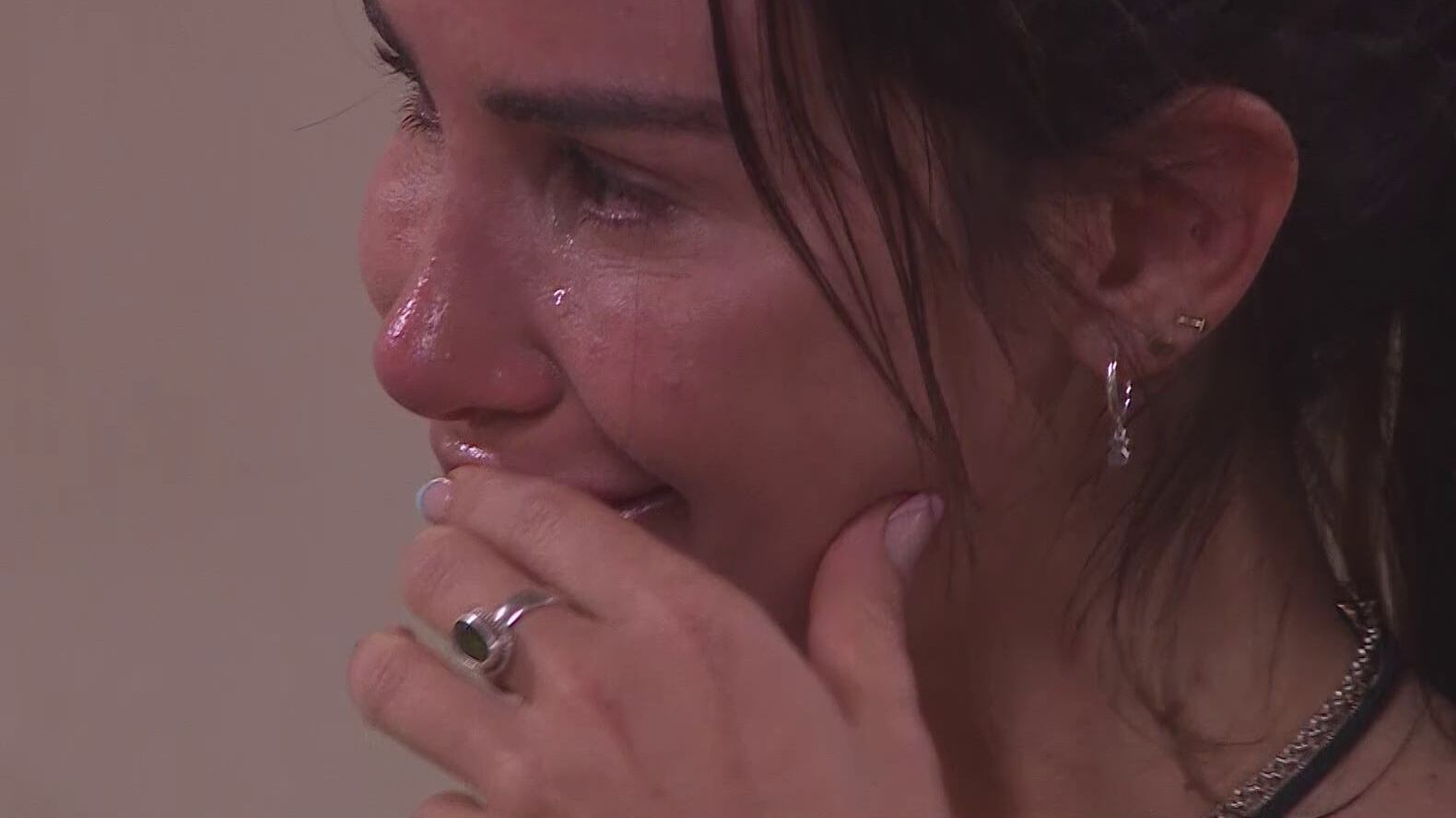 La figura televisiva no aguantó las lágrimas durante una actividad realizada por la rumpóloga colombiana, Vivian Arango.