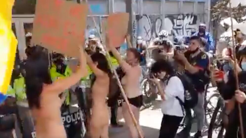 Protesta mujeres desnudas Colombia