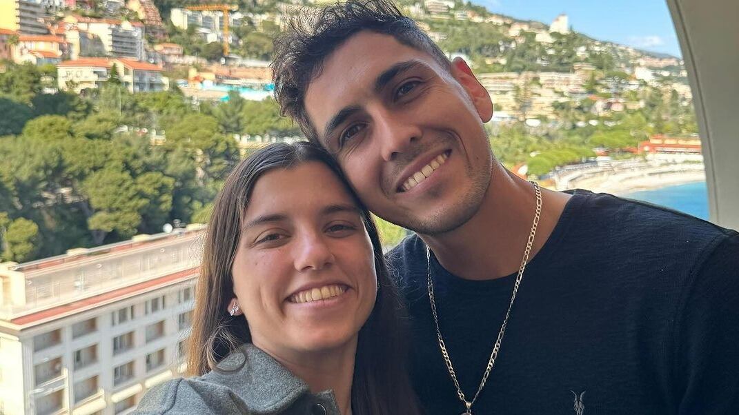 "Sería lindo terminar la temporada dentro del top 15 o top 10", señala Tabilo, quien no duda en agradecer el gran apoyo que ha encontrado en su actual pareja para sostener una temporada de ensueño en el circuito de la ATP Tour.