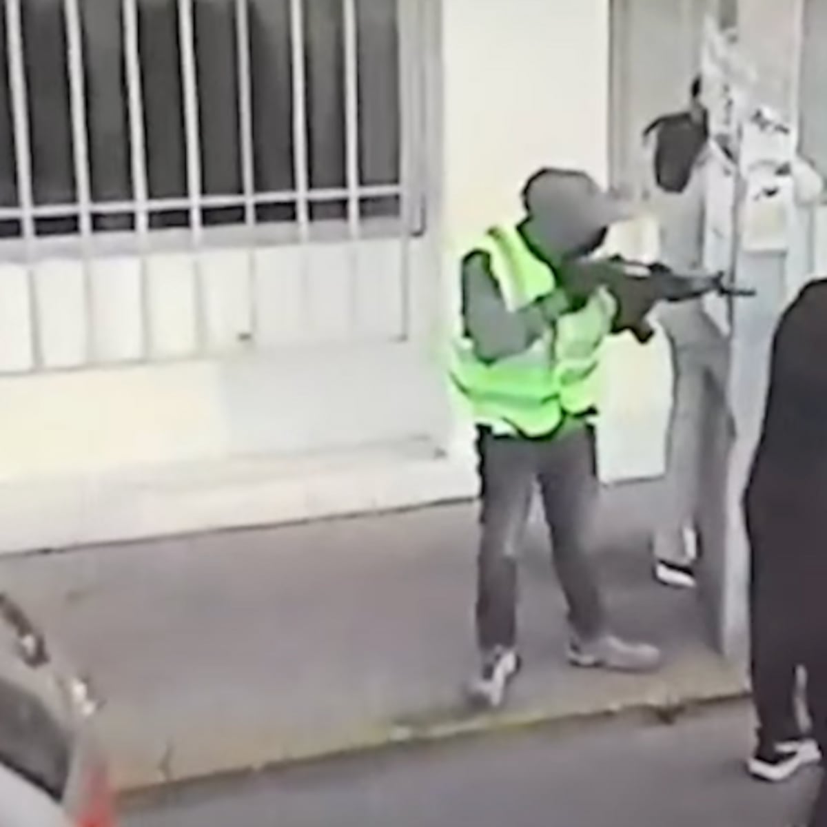 10 detenidos tras asalto con armamento de guerra en banco de Putaendo 10 detenidos tras asalto con armamento de guerra en banco de Putaendo
