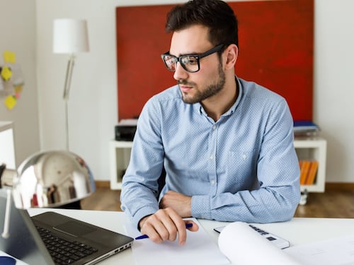 Día del Padre: la carga emocional de los trabajadores que las empresas siguen pasando por alto