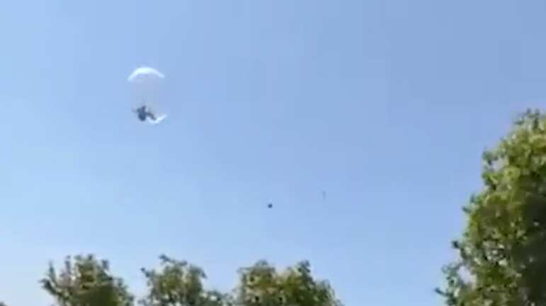 NIño salió volando en pelota inflable
