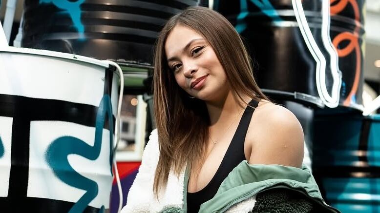 La exparticipante de "Gran Hermano" lleva un mes estudiando periodismo, y asegura que ha debido multiplicarse para cumplir con sus estudios universitarios y sus trabajos como influencer de redes sociales.