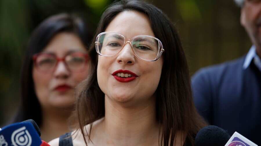 Irací Hassler, Aton Chile