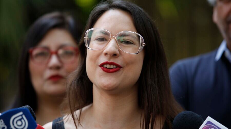 Irací Hassler, Aton Chile