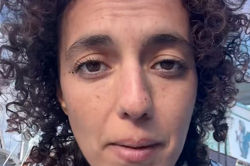 Chilena detenida por Israel regresa al país y denuncia torturas: “Fuimos expuestos a calor y frío extremo”