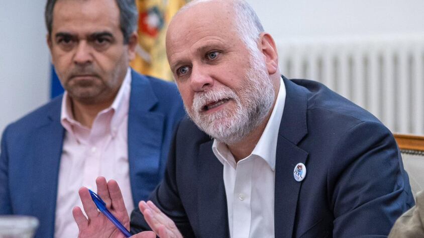 El ministro Álvaro Elizalde participa en un nuevo Comité Político Ampliado encabezado por la ministra Carolina Tohá, junto a representantes de partidos políticos oficialistas.