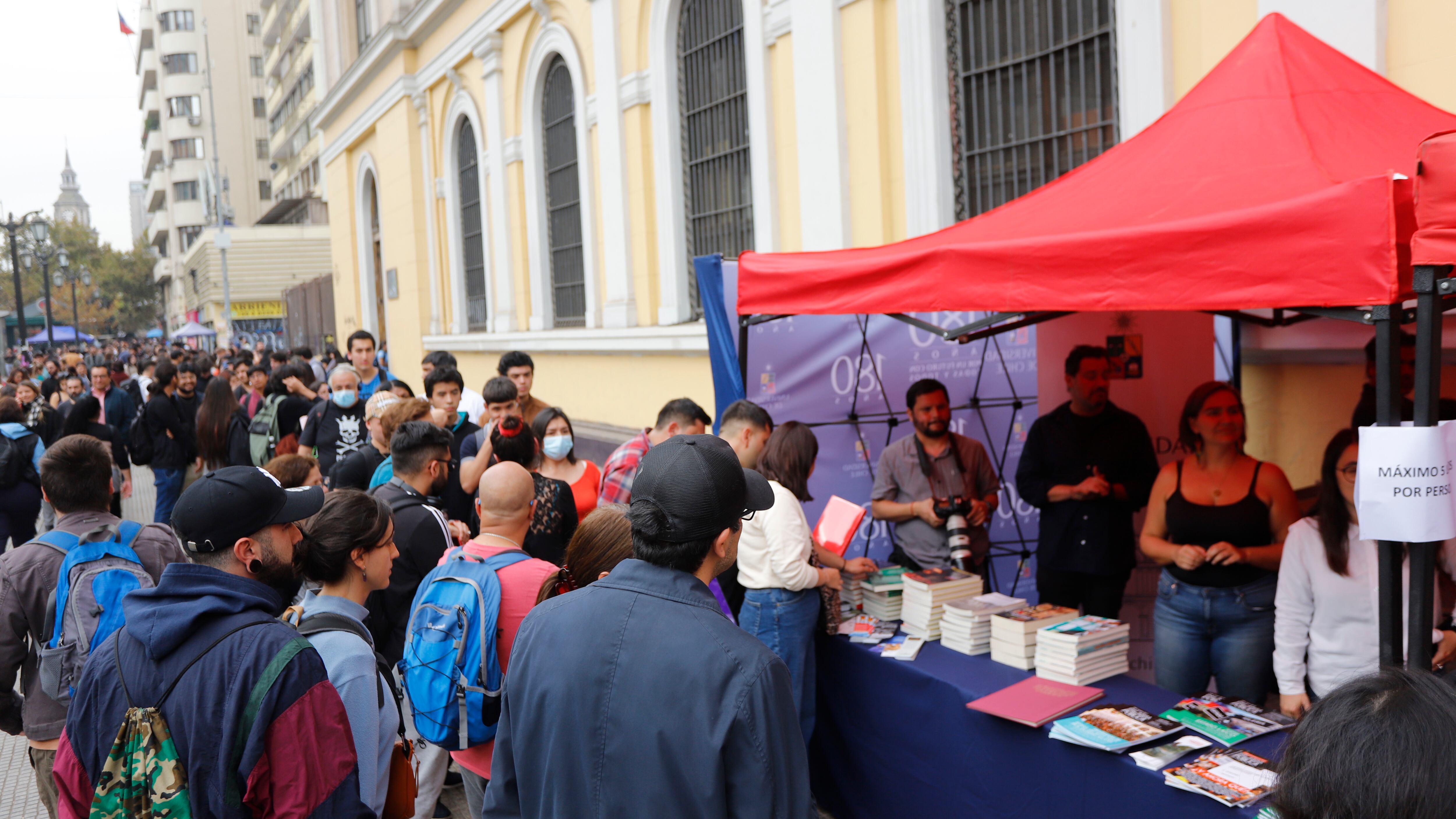 La Universidad de Chile regalará libros de Pablo Neruda