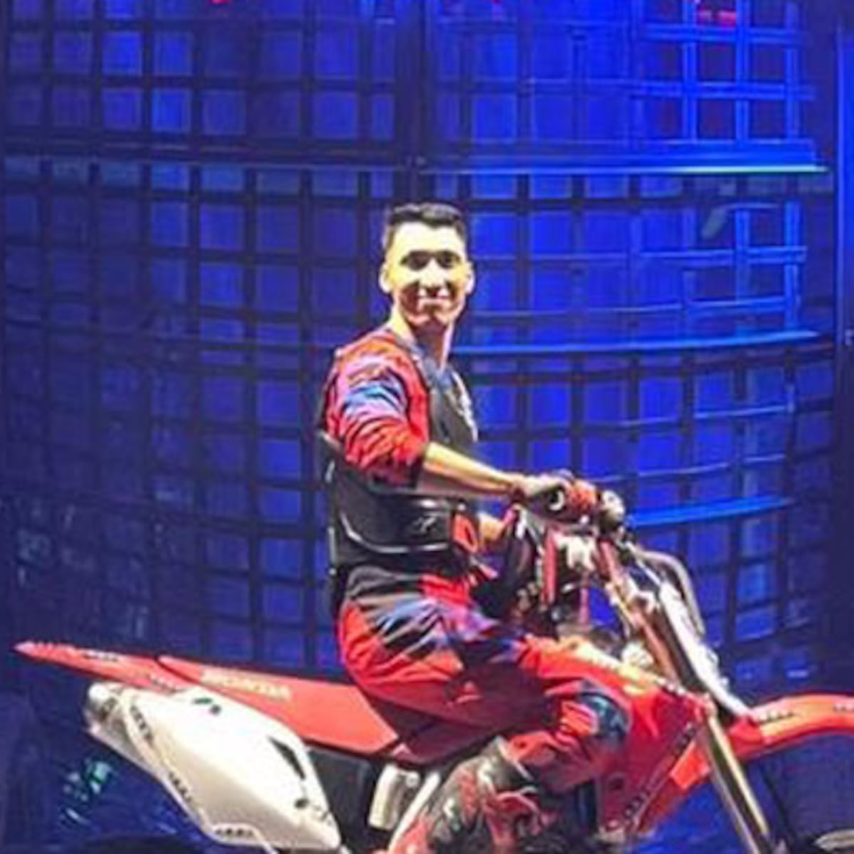 Trágico accidente de acróbata chileno en circo de Italia Trágico accidente de acróbata chileno en circo de Italia