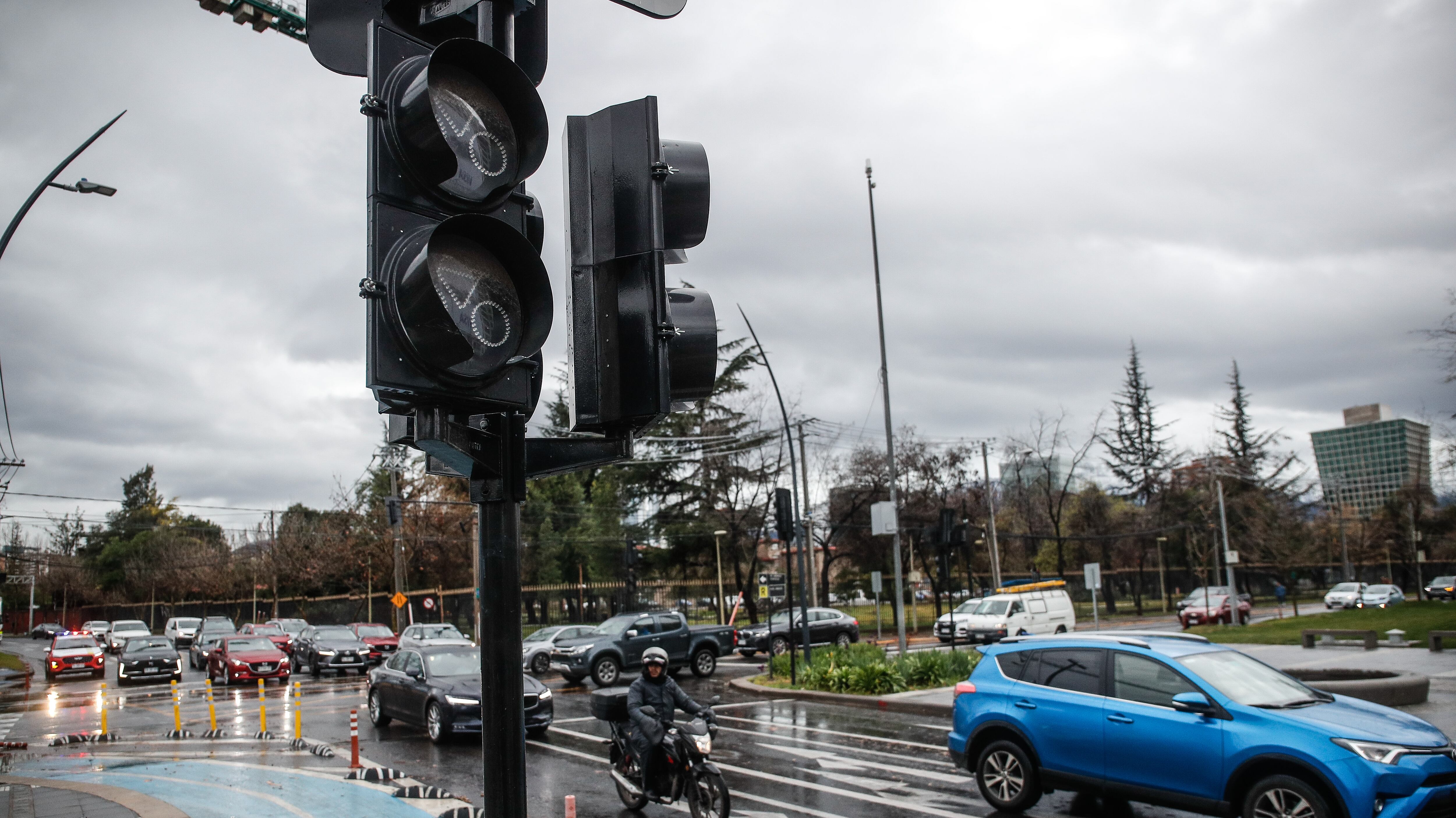Semáforos apagados por cortes de luz