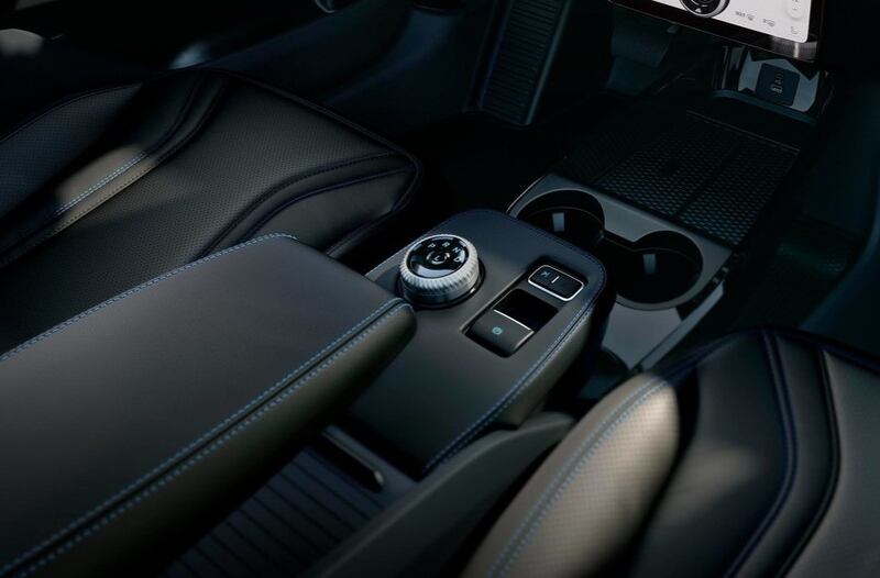 Ford patenta palanca de cambios manual simulada para vehículos eléctricos