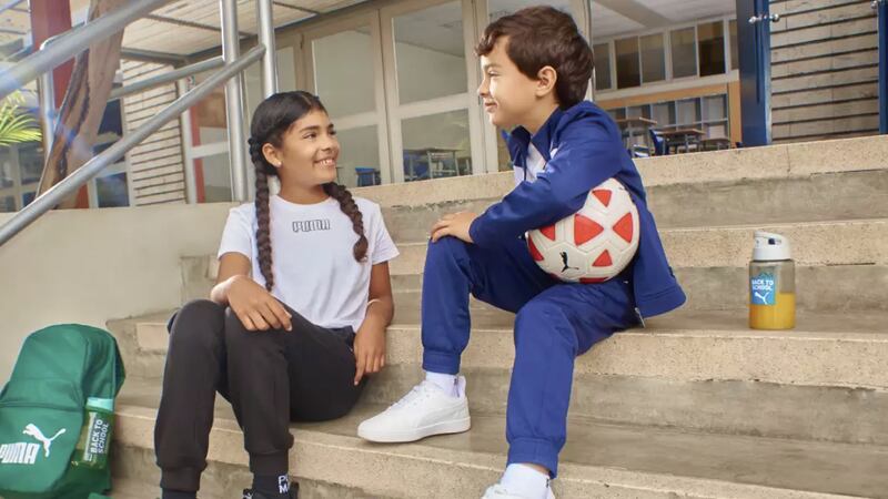 Zapatillas escolares: las sneakers negras que se posicionan como las favoritas en el modo “Back To School”