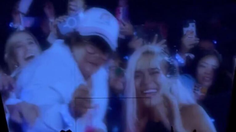 Karol G concierto en Bogotá con fanática de 78 años