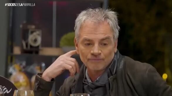 El actor reveló este jueves en "Socios de la parrilla" que a los 10 años sufrió un accidente de tránsito que lo mantuvo tres meses hospitalizado.