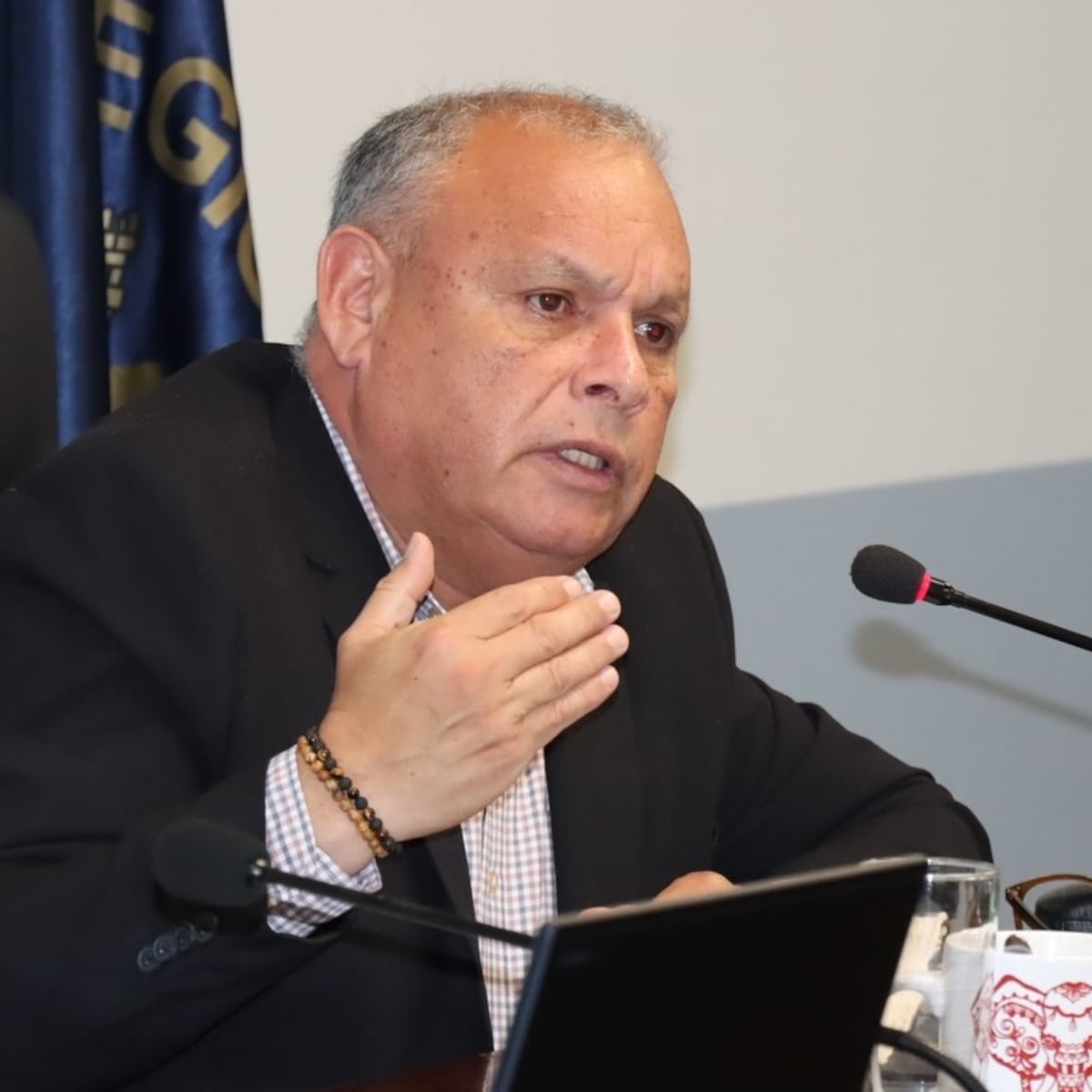 Gobernador de Valparaíso critica orden de arresto y falta de notificación Gobernador de Valparaíso critica orden de arresto y falta de notificación