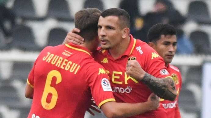 El argentino contó los duros episodios que vivió en su infancia y adolescencia antes de ser descubierto por Rosario Central para dedicarse al fútbol profesional.