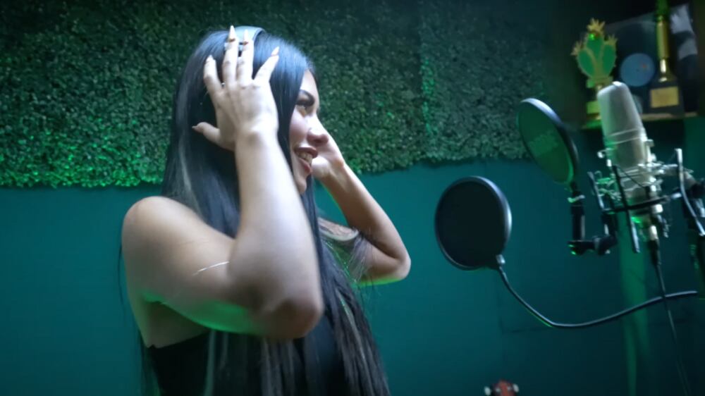 Eskarcita | Captura: Y La Cheesy