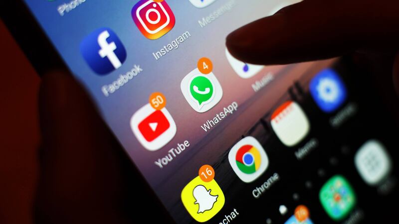 Denuncian “comunicación tóxica” a través de medios digitales en el proceso eleccionario, especialmente contra las mujeres