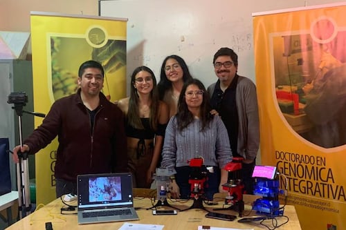 Universidad Mayor desarrolla microscopio de bajo costo creado con impresión 3D