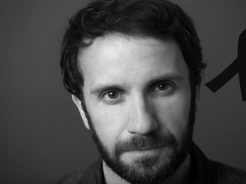 Brad Everett Young, actor de Grey’s Anatomy, muere en accidente automovilístico a los 46 años