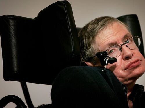Stephen Hawking destaca en lista de Epstein como supuesto participante en orgía con menores