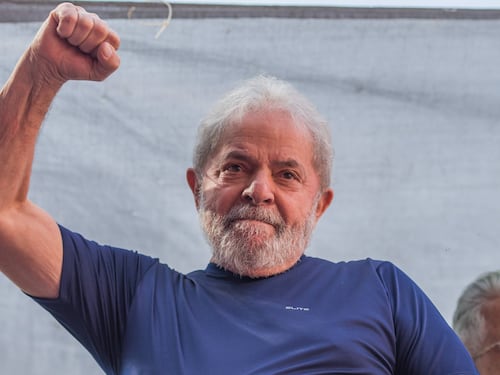 Juez ordena liberación del ex presidente de Brasil Lula da Silva