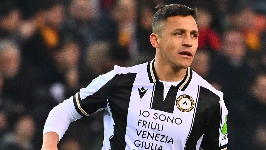 Medios deportivos italianos aseguraron que el futuro del delantero chileno en Udinese peligra debido a la pobre campaña de esta temporada en el club.