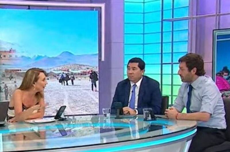 Esta mañana se vivió un tenso momento entre la animadora de "Mucho Gusto" y el parlamentario derechista.