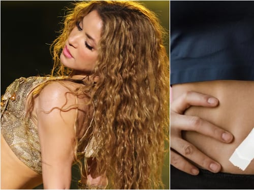 ¿Por qué el público del concierto de Shakira cubre su ombligo?: El peculiar gesto ya es un éxito viral