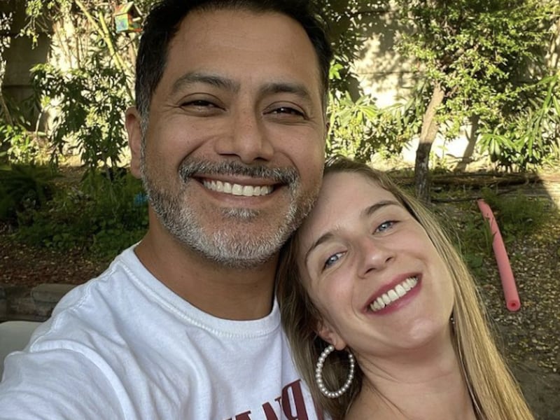 “Celebrando con mi amor”: Pedro Ruminot compartió tierna postal con Alison Mandel tras triunfar en el Festival de Viña