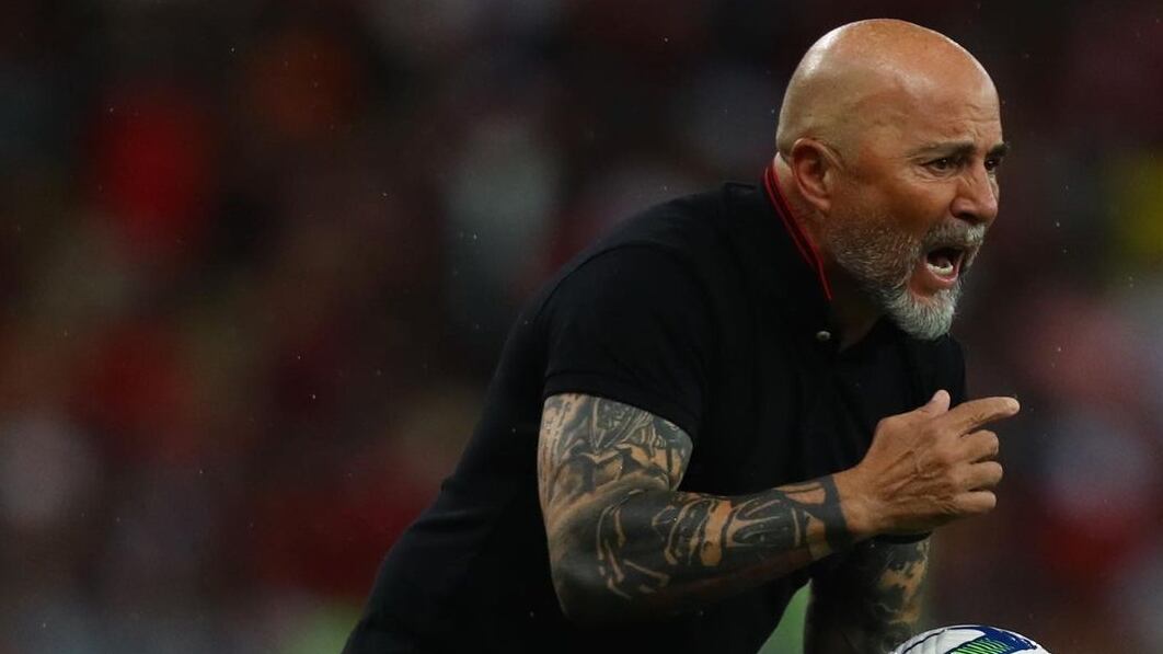 El técnico argentino recordó su paso por la U y la selección chilena en una extensa entrevista ofrecida al diario "El País" de España.