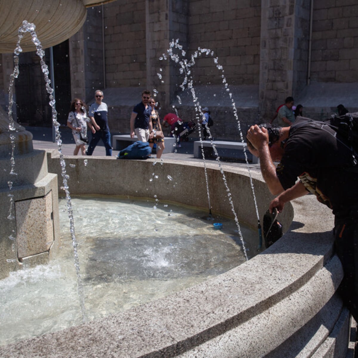 Santiago enfrenta ola de calor récord: lunes más caluroso en 53 años Santiago enfrenta ola de calor récord: lunes más caluroso en 53 años