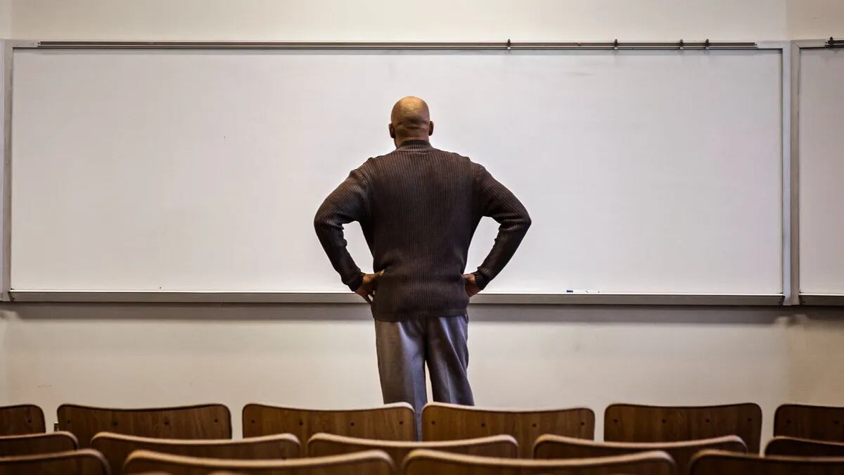 Despiden a profesor universitario porque los estudiantes decían que sus clases “eran muy difíciles”