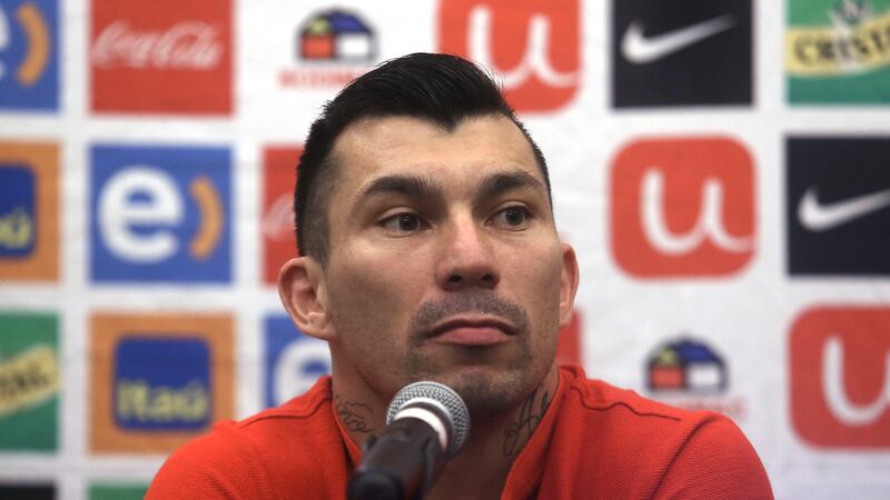 “La mayor vendida de humo de la historia”: Gary Medel se llenó de críticas tras eliminación de la UC de la Copa Chile