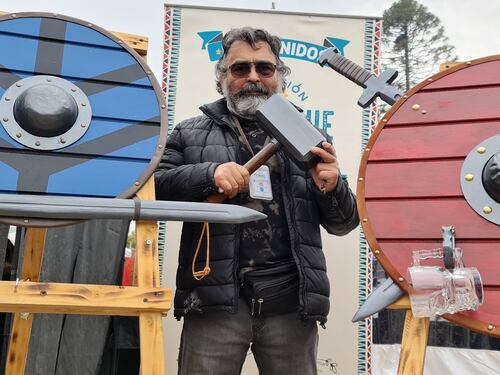 Emprendimiento con madera y fortaleza vikinga