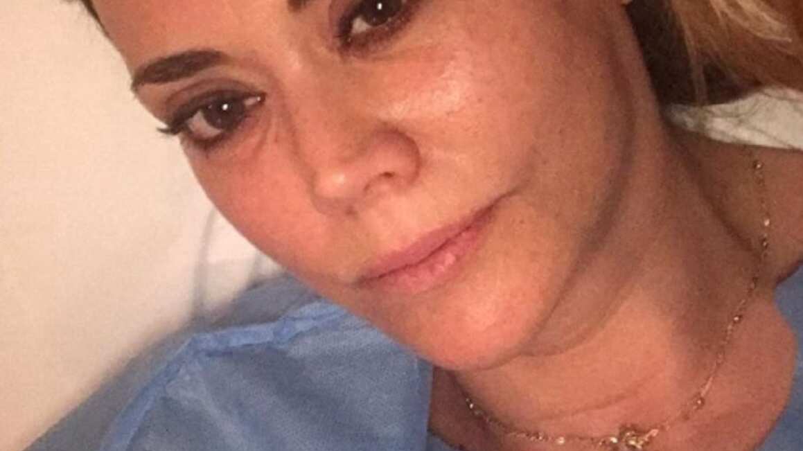 Exmodelo chilena Daniela Campos fue detenida por carabineros de El Tabo por violencia intrafamiliar hacia su pareja y por vulneración de derechos de hija menor de edad.
@CarabValparaiso
@medregionales