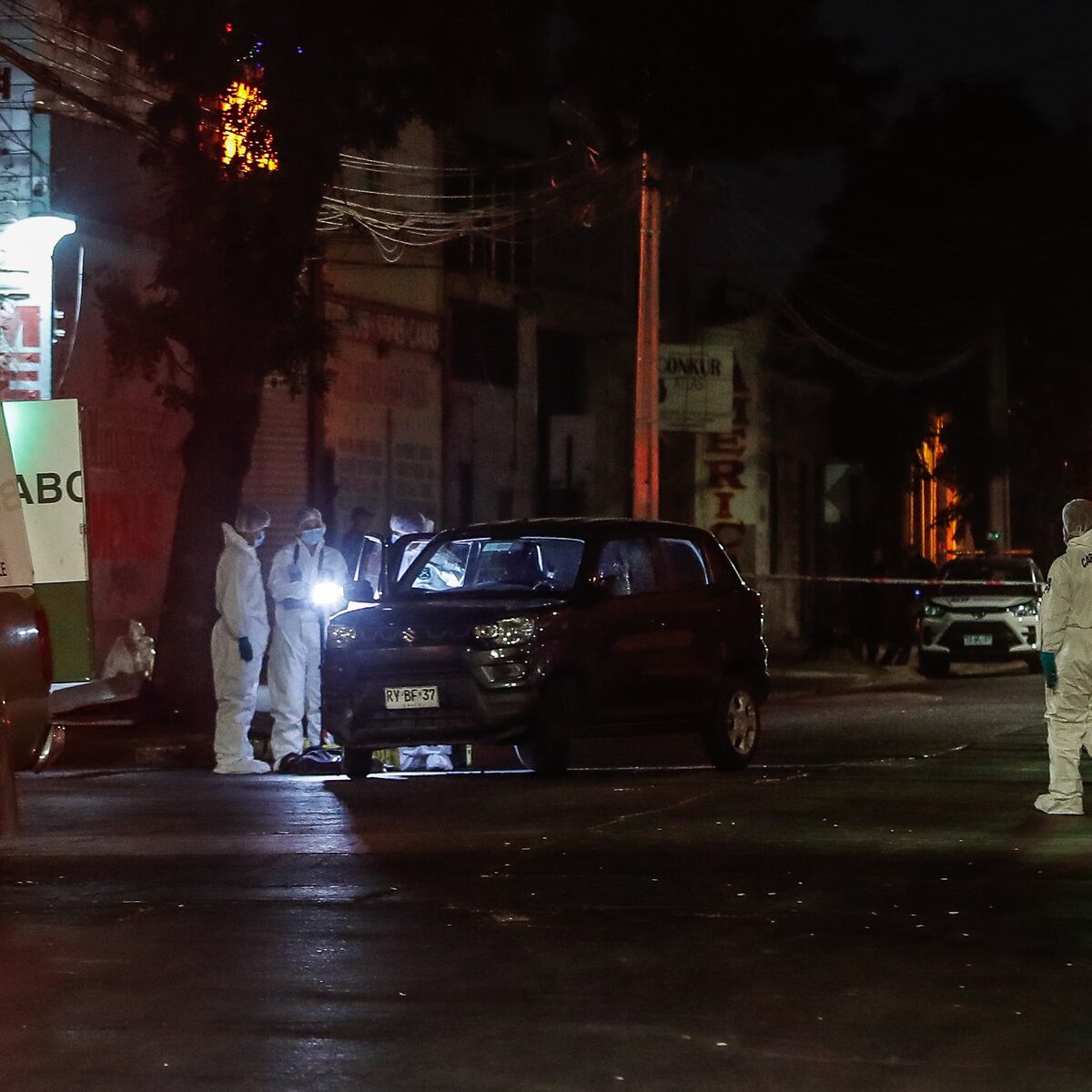 Carabinero balea a sujeto que atropelló para evadir control Carabinero balea a sujeto que atropelló para evadir control