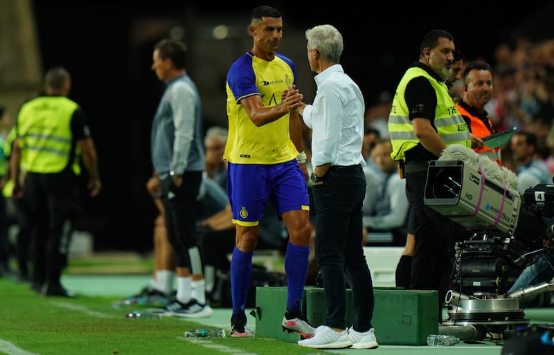 Cristiano Ronaldo no aguantó el lujito que le metió Di María y acudió a la violencia