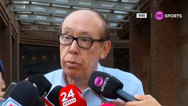 Alfredo Stöhwing aseguró que Aníbal Mosa fue quien le ofreció irse a los golpes al directivo Carlos Cortés.