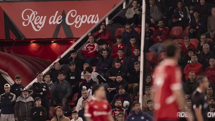 El elenco argentino cuenta con tres futbolistas chilenos, uno de ellos, Pablo Galdames, hijo del recordado mediocampista del cuadro universitario en los inicios del 2000.