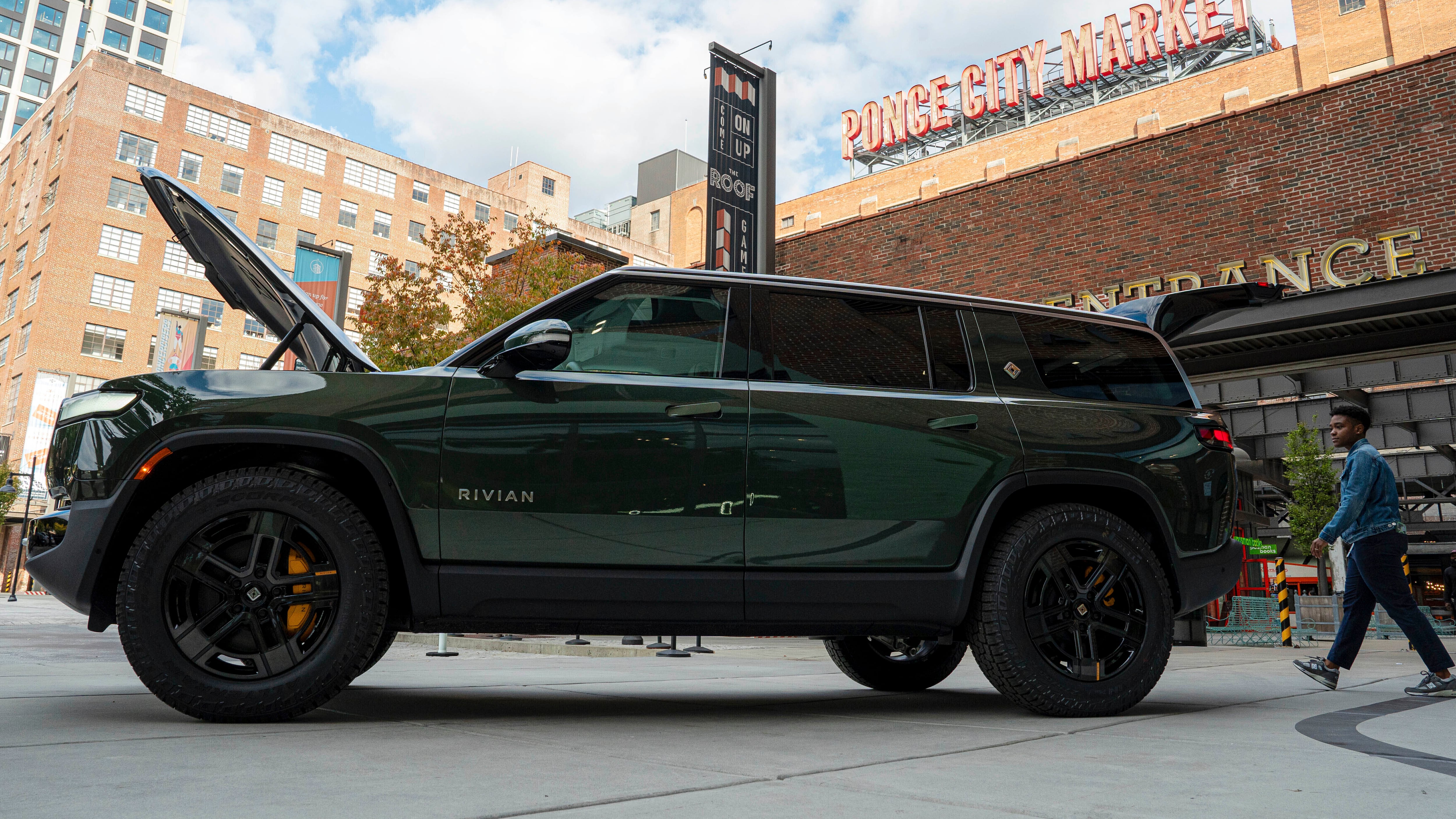 Rivian recibe préstamo